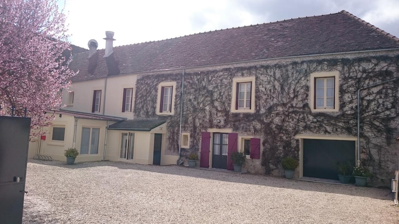 Logis - Hotel Restaurant Les Tilleuls Saint Florentin Bagian luar foto